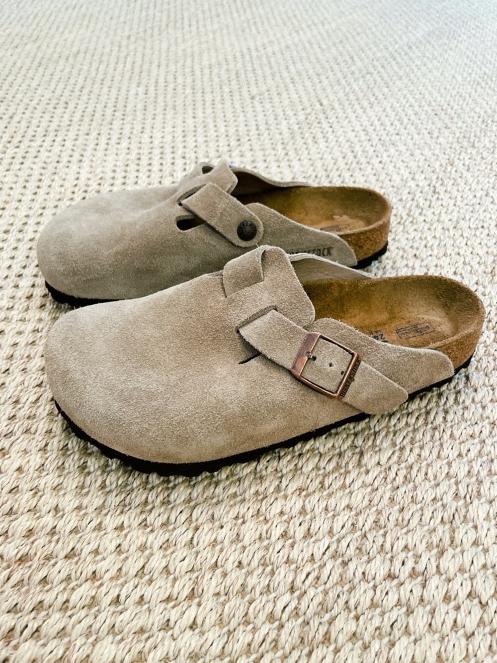 Birkenstock Boston Suede Clog in Taupe - BRAND NEW - Women’s size 6